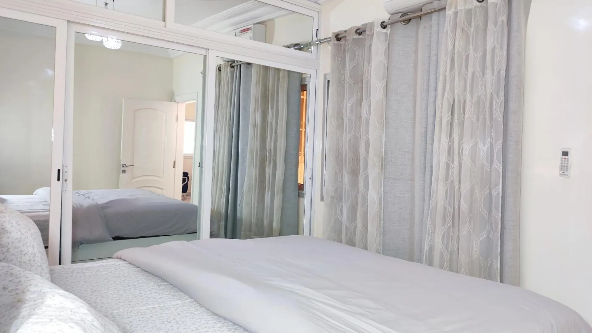 Daire Appart 2 Chambres Familial Et Spacieux Liberte 6 Parking Position Central Dakar Senegal